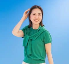 結局、40代のくすみに効く色は?【UNIQLO/ユニクロ】で気張らず華やぐ〈3選〉