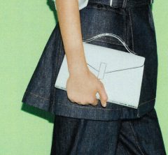 【ヴァレクストラ】新作バッグがお目見え！銀座三越にてポップアップストア開催