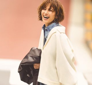 まだちょっと寒い【最高気温13〜15度】にちょうどいい！40代の春アウターコーデ5選