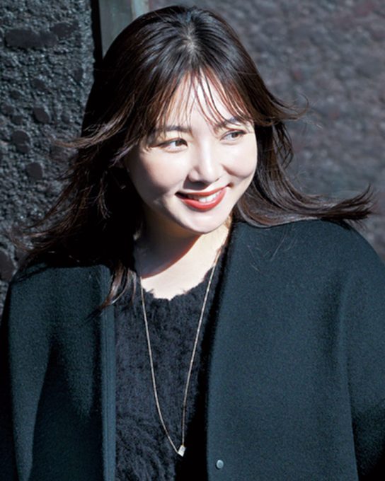 野呂佳代さんみたいな柔らかな魅力引き立つ【コクーンアウター】を主役に