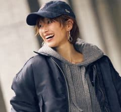 ミニトランクがご褒美！リラクシーな【極上旅コーデ】でご自愛時間を