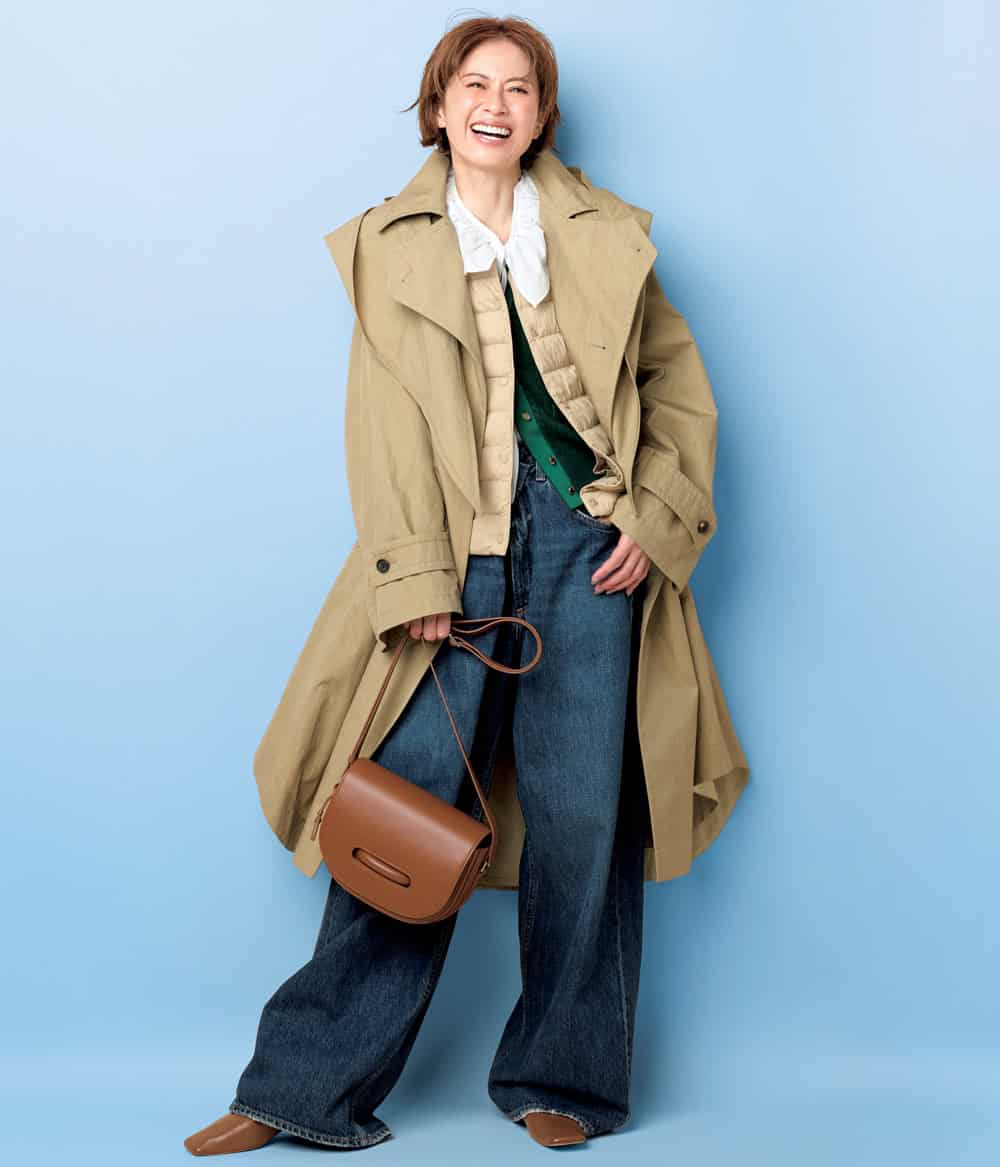 畑野ひろ子 トレンチコート ダウンベスト デニムパンツ コーデ