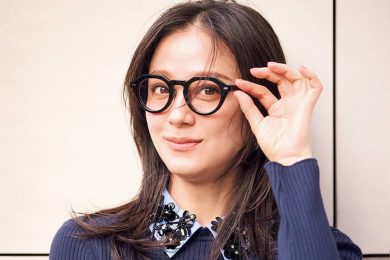 垢抜けてる人の「メガネ」は何が違う？40代にちょうどいい「今どきデザイン」２選