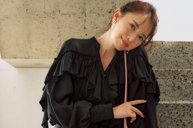 お出かけも通勤も、上品で楽ちん！40代【ぺたんこシューズの春コーデ】最旬４選