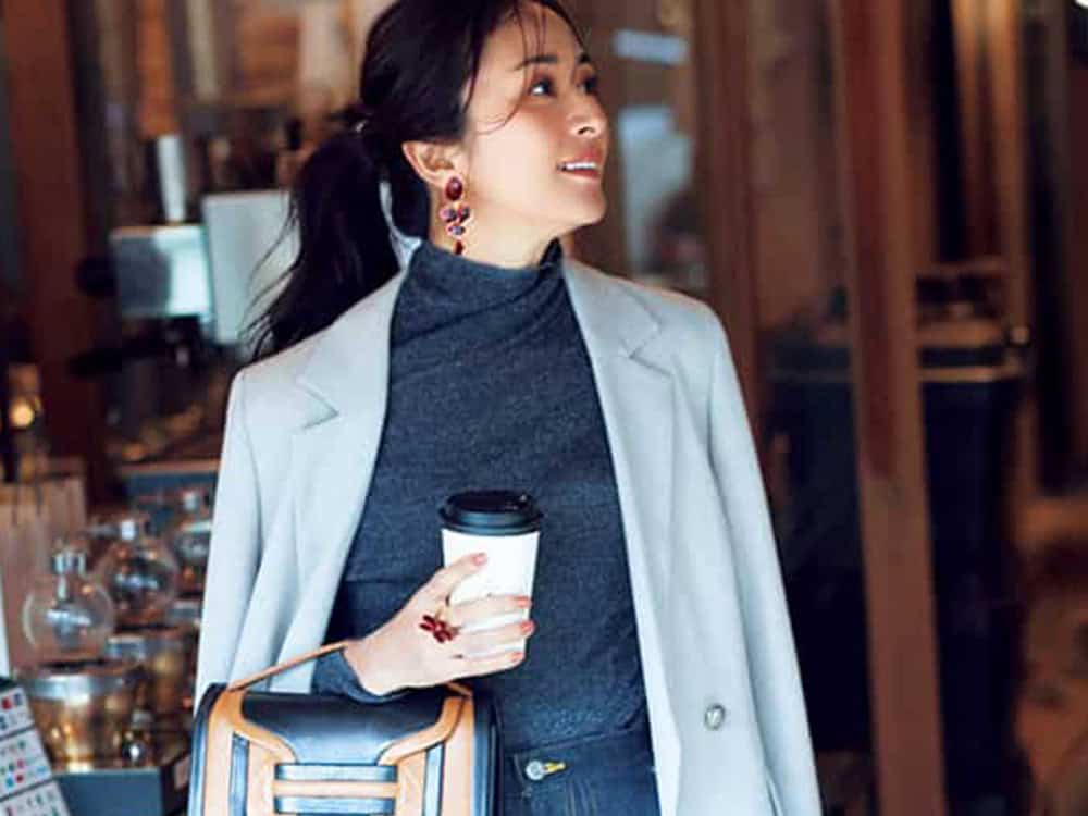 40代の「いつものパンツ」が見違える【春のトレンド羽織り】5選 