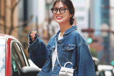 この春は「レースのレイヤード」で脱・地味見え！「パンツ派40代」の合わせ方〈SNAP3選〉