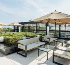 シャネル銀座ビルディングに屋上テラスがオープン！贅沢なひとときで自分にご褒美タイムを