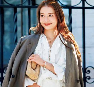 春のコーデに迷ったら「ブラウス」！“上品カジュアル派”40代の〈買ったもの＆合わせ方〉5選