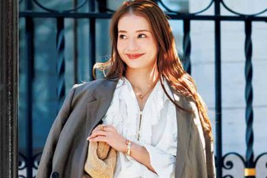 春のコーデに迷ったら「ブラウス」！“上品カジュアル派”40代の〈買ったもの＆合わせ方〉5選