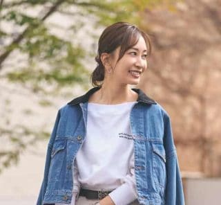 今、【デニムジャケット】のトレンドに変化が！40代が毎日着やすい「色・丈」〈コーデ8選〉