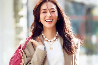 “春コート”みたいな「普段着ジャケット」で、40代のスカートコーデが垢抜ける！〈3選〉