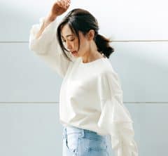 40代の「ワイドパンツコーデ」を更新！一気に今っぽくなる「春トップス」３選