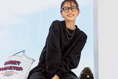 やっぱり春も「黒」がオシャレ！40代の“重見えしない”【オール黒コーデ】３選