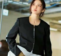 40代の【ワイドパンツ通勤】を更新!「定番カラーでも地味見えしない」最旬コーデ2選