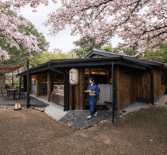 桜の名所・京都円山公園で楽しむ“テラスすき焼き”。京町家の「すき焼き十二天 京都」へ