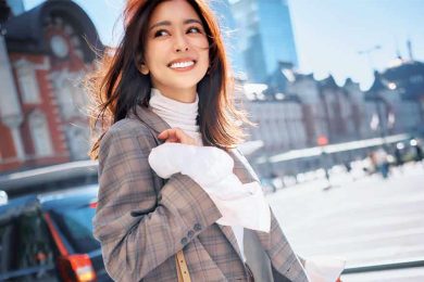 松本莉緒さん43歳、「東京に行く時はミニスカで」“甘派40代”にささる、大人のミニ丈コーデ！