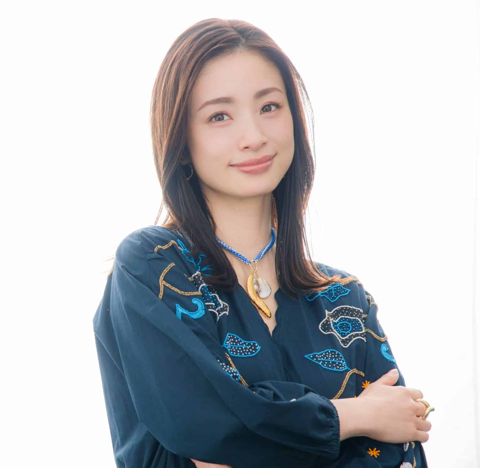 特別カット集】上戸彩さん 本当に3児の母!?その透明感にスタッフも