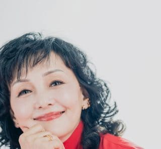 南果歩さん、60代になった今だからこそ知る「作り笑顔より、100％本心の笑顔を増やすこと」