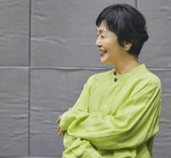 【特別カット集】小林聡美さん（60）の放つ若々しさ「こんなにライトグリーンが似合う60代見たことない」