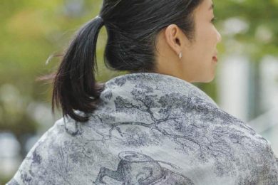 朝晩、寒暖差のある日は、関西読者の「アウター未満のストール」使いを参考に！＜SNAP4選＞