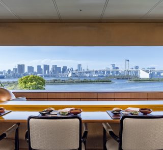 揚げたての天ぷらを存分に！東京湾を眺めながらカウンターで味わう、「ヒルトン東京お台場」のご褒美ランチ