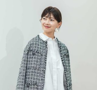 【PLSTだけで】40代がすぐに買うべき「今っぽお仕事コーデ」〈プラステ4選〉