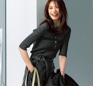 「全身黒」がもっとオシャレに！40代の垢抜けを叶える【トレンド春シューズ】6選