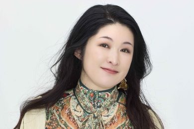 いじめ、就職氷河期、占い師へ転身、41歳で３度の結婚……「今、一番幸せ」占い師・真木あかりさん人生を拓く方法　