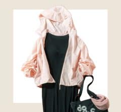 レジャーにも、春の雨にも！40代の【シャカシャカアウター】“垢抜け”コーデ〈3選〉