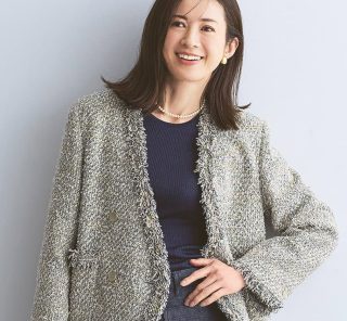 今年は「ワイドデニム」のシルエットが進化！40代がキレイ見えする〈色・形〉３選