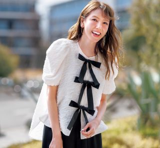 【40代の春コーデ】大人こそ甘さでオシャレを更新！『リボン&フリルアイテム』6選