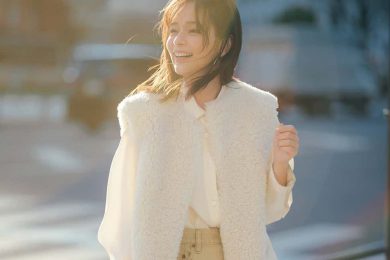 40代に大ブーム「マロージュカラー」って？“モノトーンより垢抜ける”最旬コーデ〈３選〉