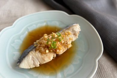 疲労回復♪鰆のレンジ酒蒸し 葱ソース｜坂井美穂のキッチンの薬箱vol.46