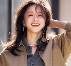 仕事帰りに予定がある日はキャラ変自在な【ストール】をサッとひと巻き