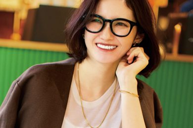 【40代のお仕事コーデ】ノーカラーでも甘すぎないブラウンジャケットが新勢力