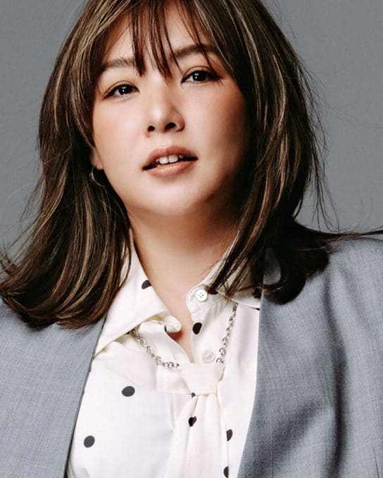 【野呂佳代さんの春デニムコーデ】凛としたジャケット合わせに甘さをひとさじ