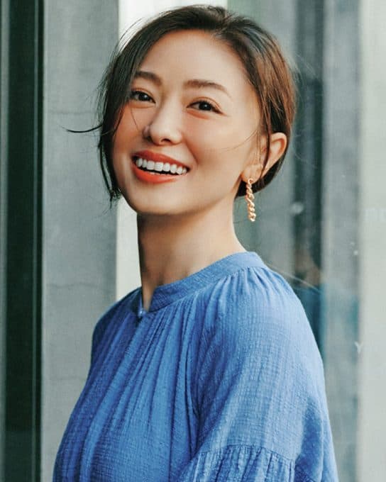 ふわっと風をはらむスカイブルーの【ギャザーワンピ】で全身に春を感じて