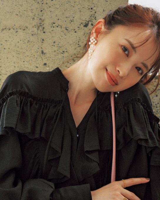 甘×ツヤ黒コーデに【大人ピンク】を効かせてお花見女子会へ