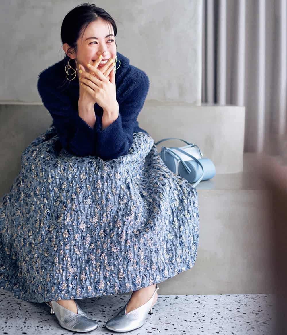 高垣麗子 ネイビーニット ジャカードスカート コーデ