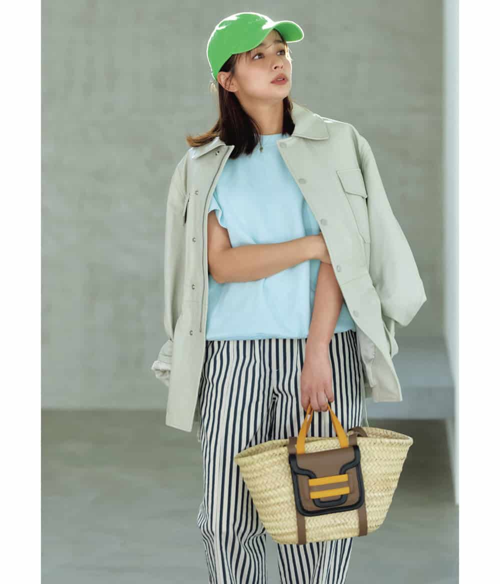 加藤ローサ Tシャツ ジャケット キャップ ストライプパンツ コーデ