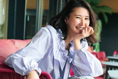 今、40代のデニムコーデは「可愛げパンプス」で甘コンサバに！プチヒールで機動力も