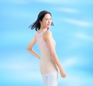 【Style】お疲れ印象もシルエットも劇的変化！美姿勢から始まる、40代の転換期美容