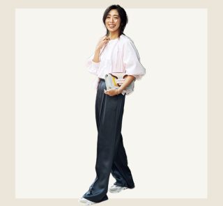 トレンドの「ピンク」、キレイめ派40代の“甘々にならない”選び方・合わせ方〈２選〉