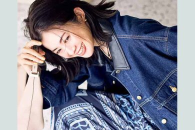 ランチも連休のお出かけも！40代が上品に着映える「柄アイテムコーデ」2選