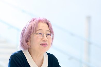 「ちゃんとしているのに、なぜか苦しい」40代へ ―――作家・朝倉かすみさんと考える、“自分を圏外にしない”生き方