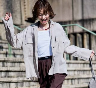 〈最高気温23〜25度〉の陽気にちょうどいい！40代【半袖＋トレンド羽織り】４選