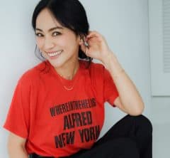 【40代Tシャツコーデ】人気YouTuberの二宮こずえさんモノトーンで脱/部屋着〈コーデ術3選〉