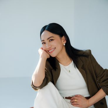鈴木亜美｜「新しい40代」のためのファッション＆ライフスタイル誌 [STORY]