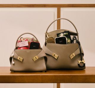 【フェラガモ】母の日コレクションに注目！アイコン「HUGバッグ」の新作ミニがお目見え