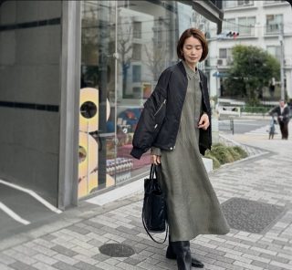 トレンドのブルゾンの裏地と！？色合わせしたワンピスタイル【モデル私服コーデ】